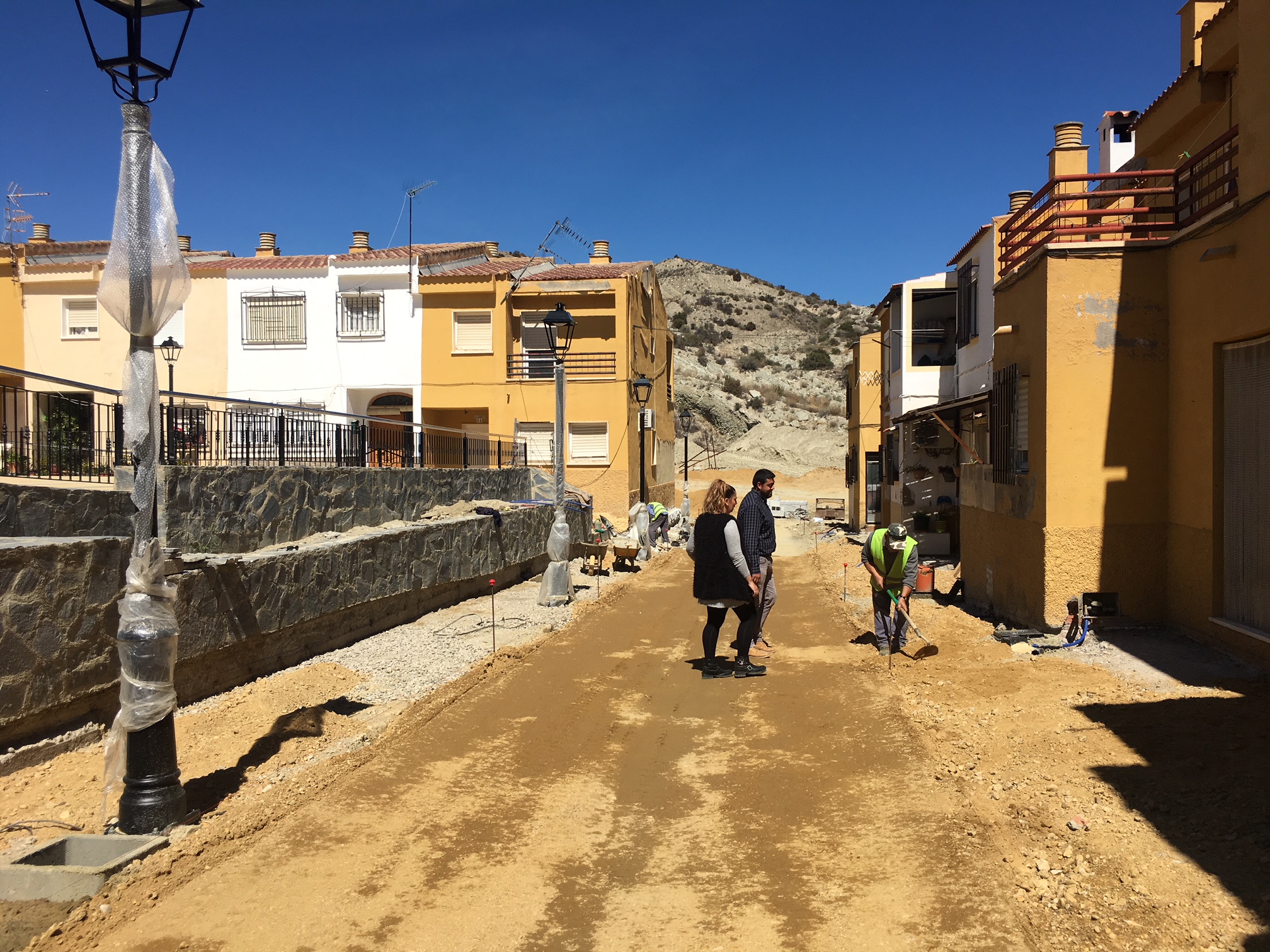 La reforma integral del barrio de la Cruz encara su última fase con la pavimentación de sus calles con 263.742 euros de inversión